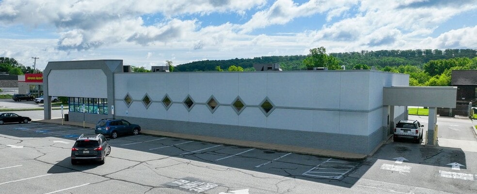 More Photos Of 4135 N George St Extn, Manchester Drugstore For Lease
