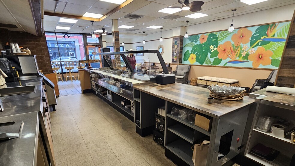More Photos Of 165 N 1st St, Kalama Storefront For Lease