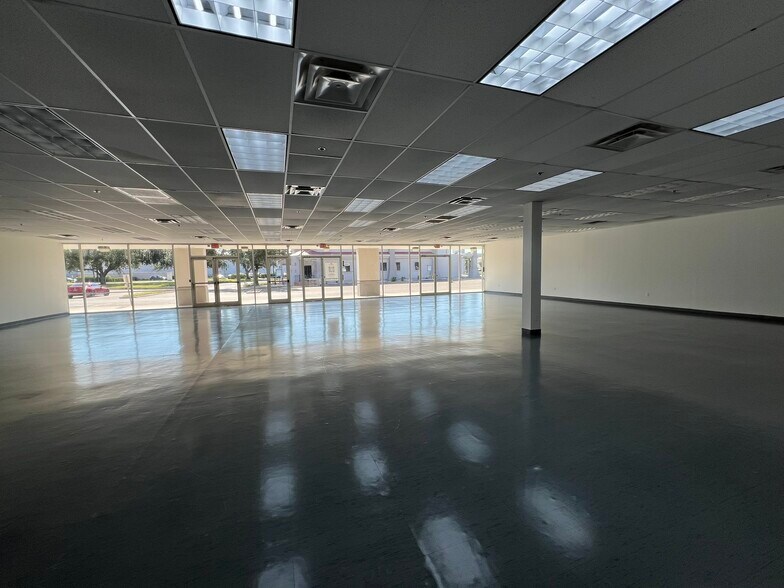 More Photos Of 1800 S Main St, McAllen Unknown For Lease