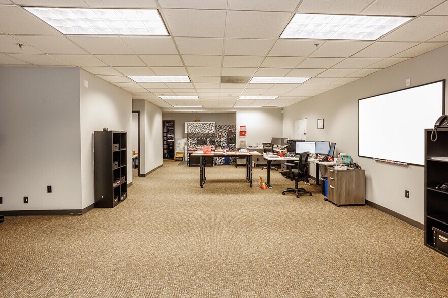 More Photos Of 14300 SE First St, Vancouver Office For Sale