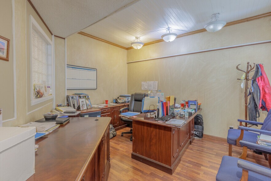 More Photos Of 3709 Brainerd Rd, Chattanooga Office For Sale