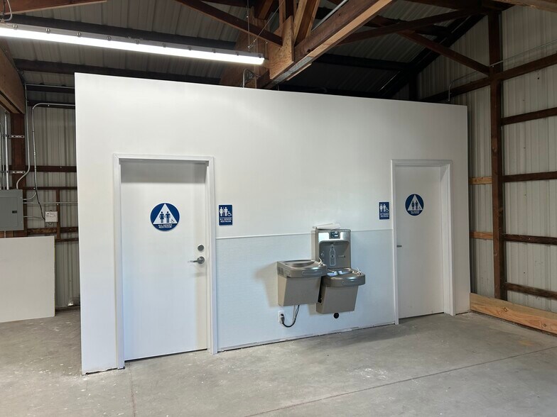 More Photos Of 155 Griffin St, Salinas Warehouse For Sale