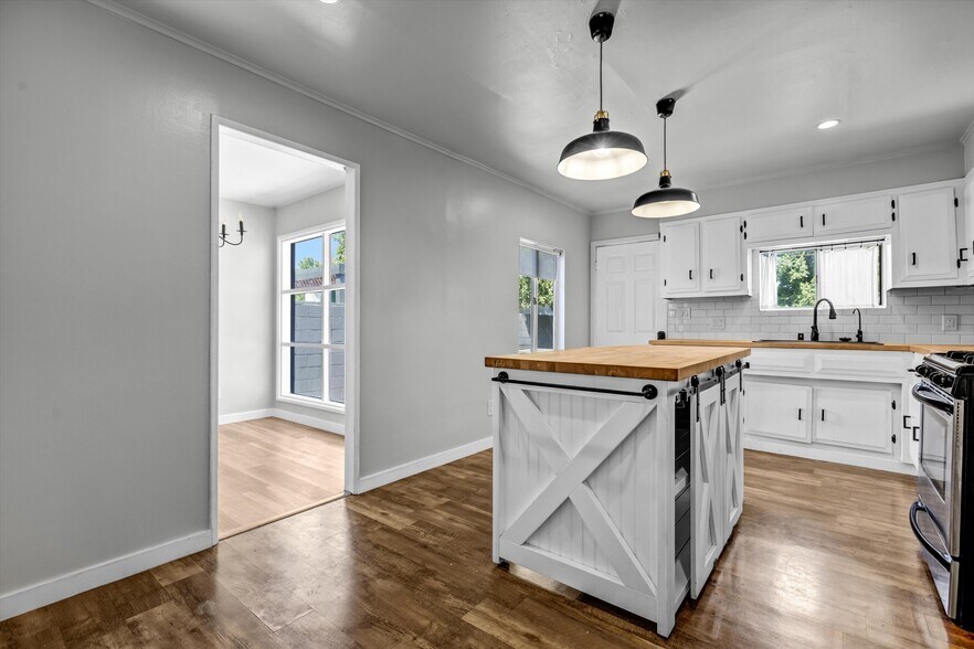 More Photos Of 6512 Coldwater Canyon Ave, Valley Glen Apartments For Sale
