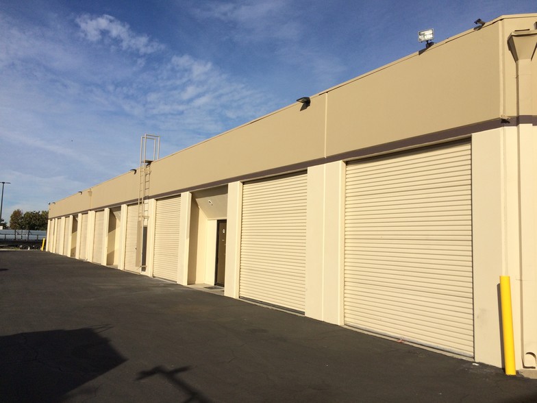 Primary Photo Of 546 W Vanguard Way, Brea Warehouse For Lease