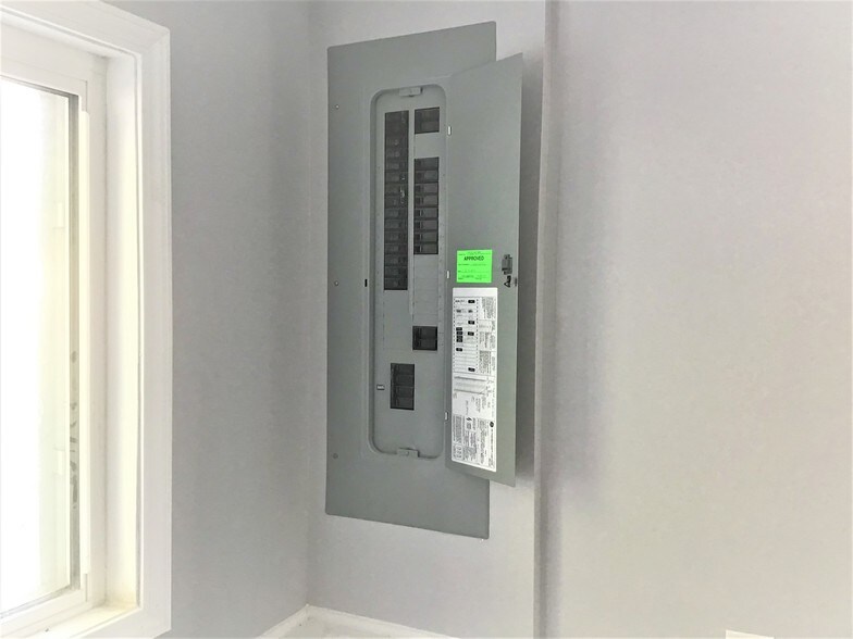 More Photos Of 23233 S Chrysler Dr, Hazel Park Office For Sale