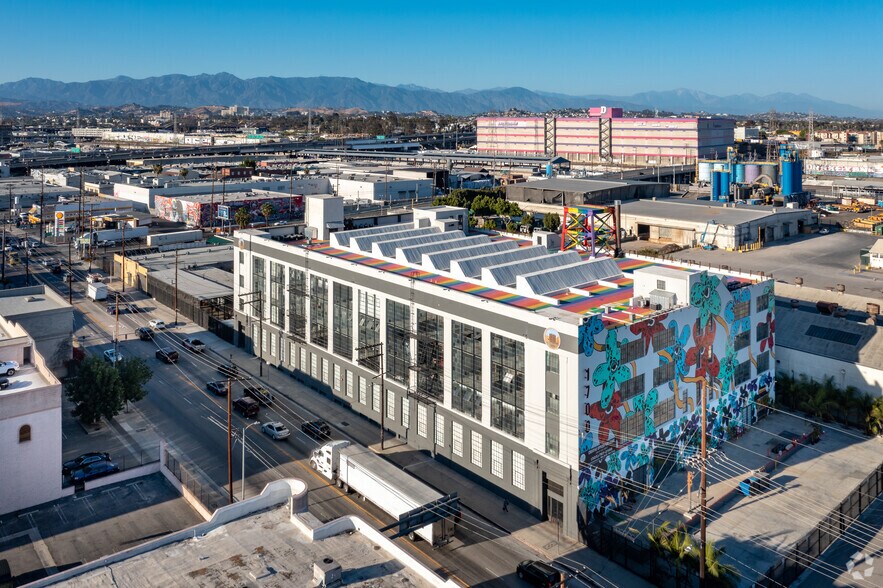 More Photos Of 1700 S Santa Fe Ave, Los Angeles Loft Creative Space For Lease