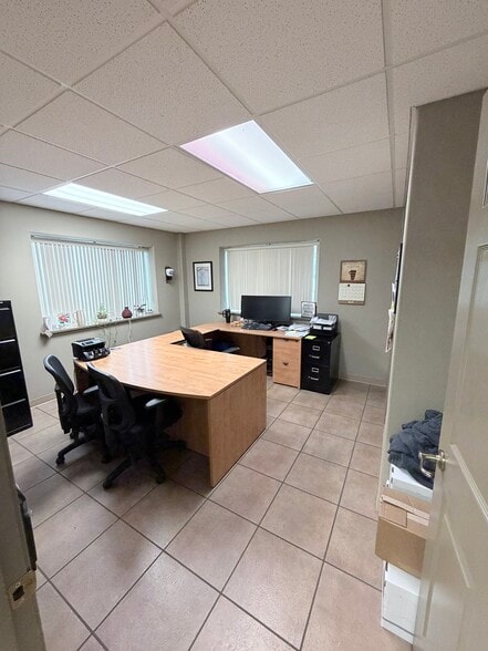 More Photos Of 2545 Aerial Way SE, Salem Warehouse For Sale