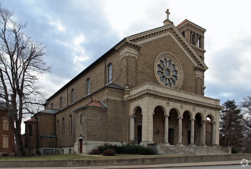 Primary Photo Of 3500 Montgomery Rd, Cincinnati Religious Facility For Sale