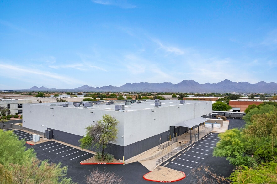 More Photos Of 7543 E Tierra Buena Ln, Scottsdale Distribution For Sale