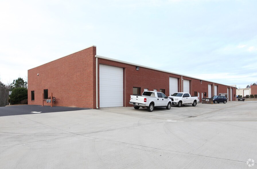 More Photos Of 5212 Bellewood Ct, Buford Warehouse For Lease