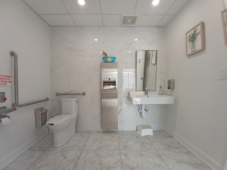 More Photos Of 69 Kempster Ave, Ottawa Office For Sale