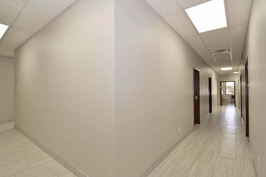 More Photos Of 628 Centre St, Dallas Office For Sale