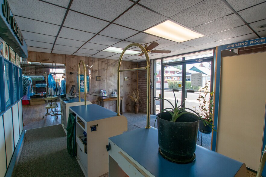 More Photos Of 25 W Park Ave, Sellersville Storefront Retail Office For Sale