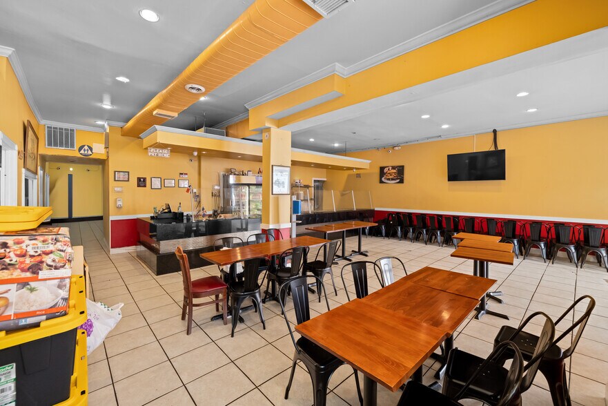 More Photos Of , Washington General Retail For Sale