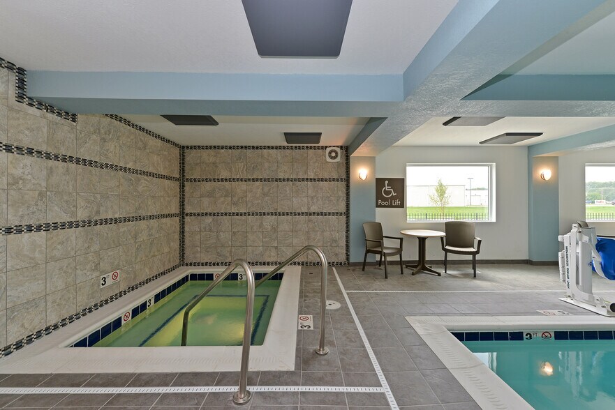 More Photos Of 3675 S 6th St, Springfield Hotel For Sale