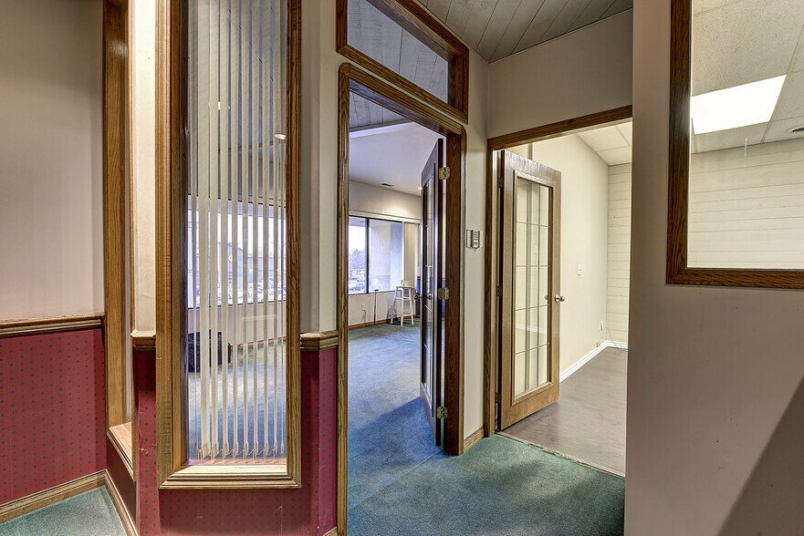 More Photos Of 586 Leon Av, Kelowna Office For Lease