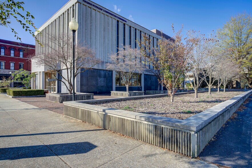 More Photos Of 425 State St, Bristol Bank For Lease