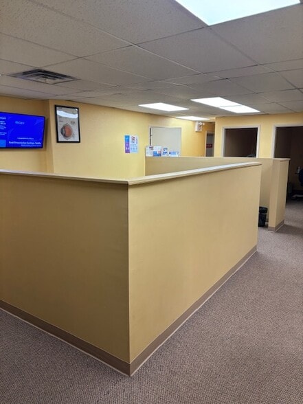 More Photos Of 5438-5440 Centre Ave, Pittsburgh Showroom For Lease
