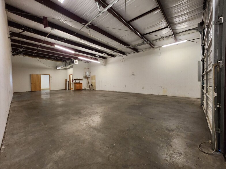 More Photos Of 1625 Tuskegee Pl, Colorado Springs Light Distribution For Lease