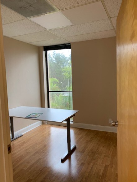 More Photos Of 104 Crandon Blvd, Key Biscayne Office Residential For Lease