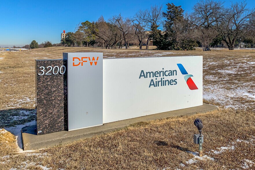 More Photos Of 3200 E Airfield Dr, Dallas Office For Sale
