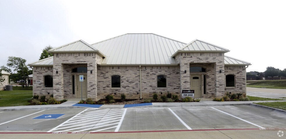 More Photos Of 6144 Precinct Line Rd, Hurst Office For Lease