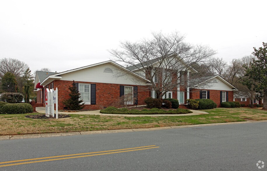Primary Photo Of 1433 Emerywood Dr, Charlotte Office For Lease