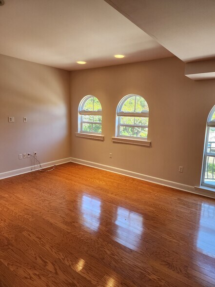 More Photos Of 3001 W Azeele St, Tampa Office For Lease