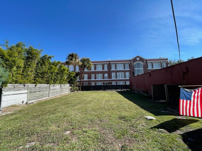 More Photos Of 1021 W Swann Ave, Tampa Supermarket For Lease