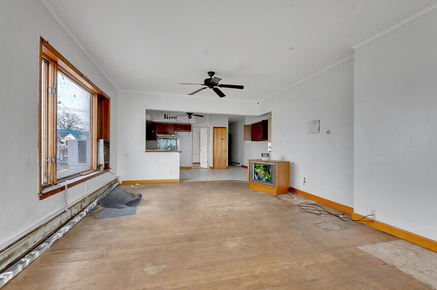 More Photos Of 2422-2426 S Park Ave, Buffalo Bowling Alley For Sale