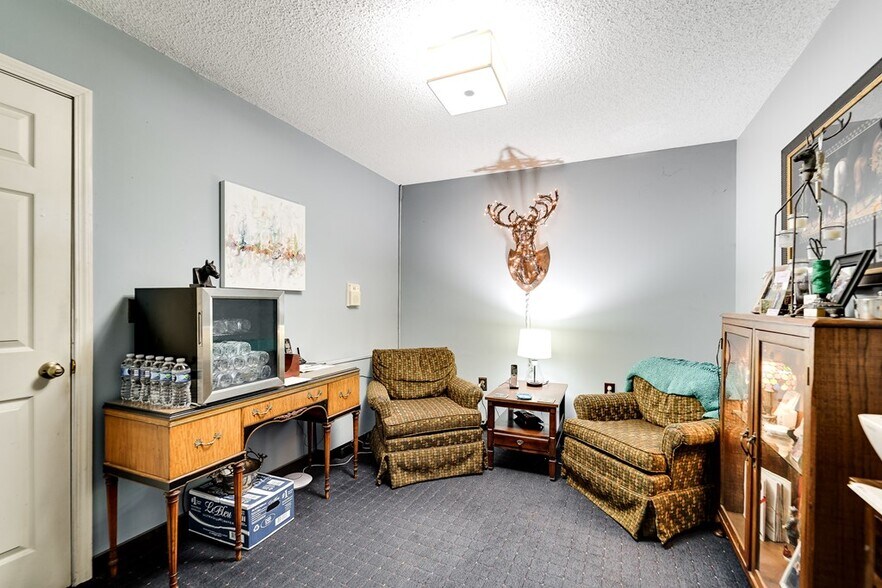 More Photos Of 40 Chatuge Ln, Hayesville Hotel For Sale