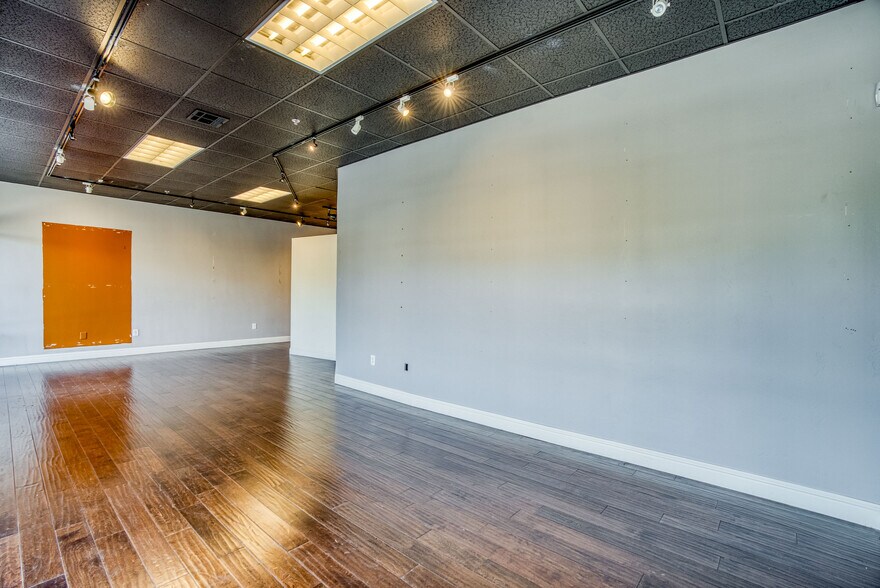 More Photos Of 7075 N West Ave, Fresno Freestanding For Lease