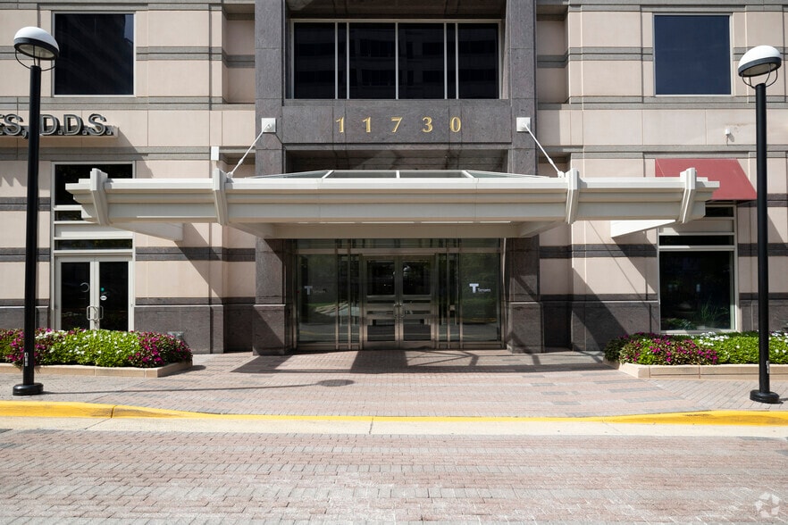 More Photos Of 11700 Plaza America Dr, Reston Unknown For Lease