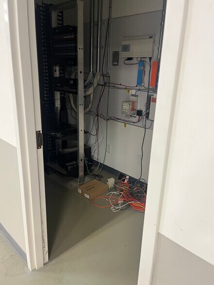 More Photos Of 5201 Old Poole Rd, Raleigh Light Manufacturing For Lease