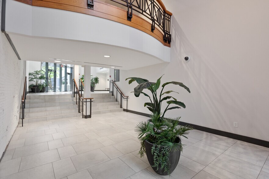 More Photos Of 177 Meeting St, Charleston Medical For Lease