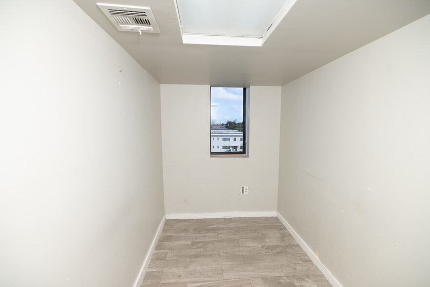More Photos Of 4011 W Flagler St, Miami Loft Creative Space For Sale