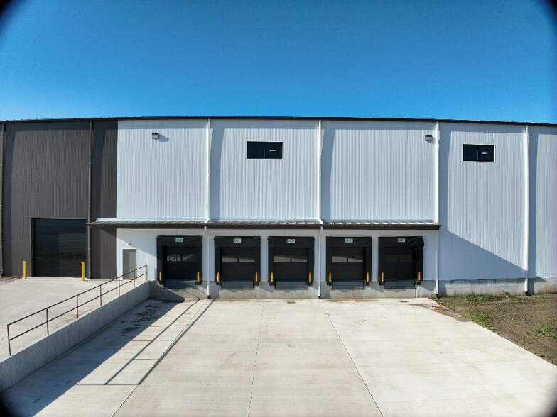 More Photos Of 5910 N Dylan Dr, South Bend Distribution For Lease