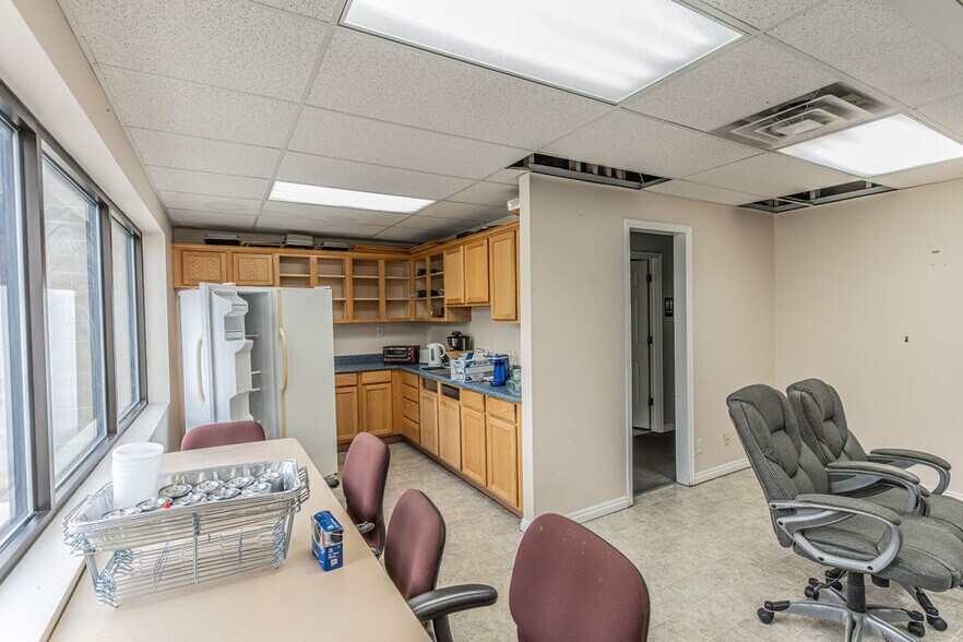 More Photos Of 3311 W Parkway Blvd, West Valley City Industrial For Sale
