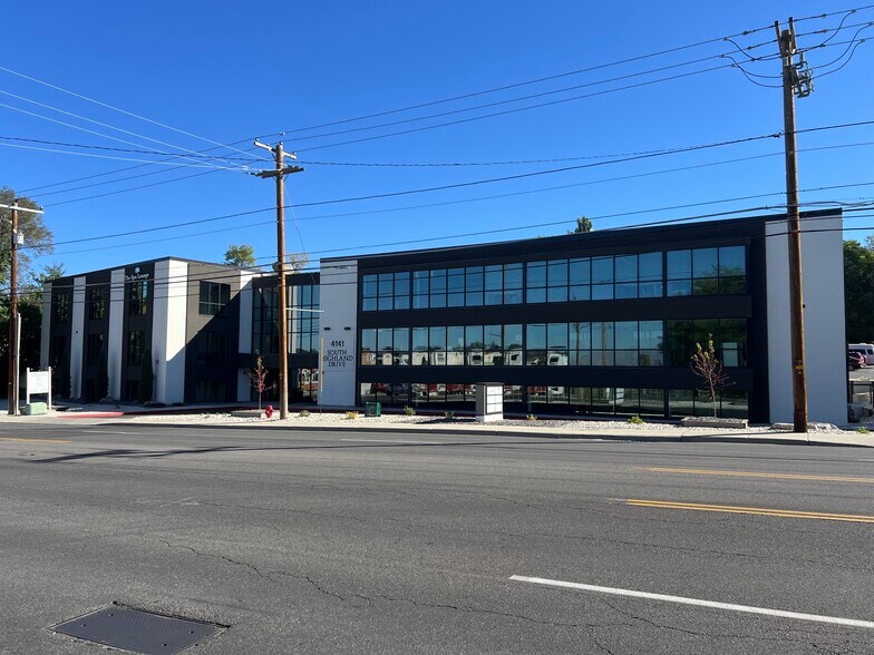 Primary Photo Of 4141 S Highland Dr, Salt Lake City Medical For Sale