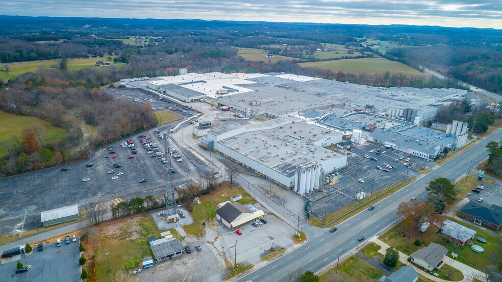 More Photos Of 12560 US-27, Chickamauga General Retail For Sale