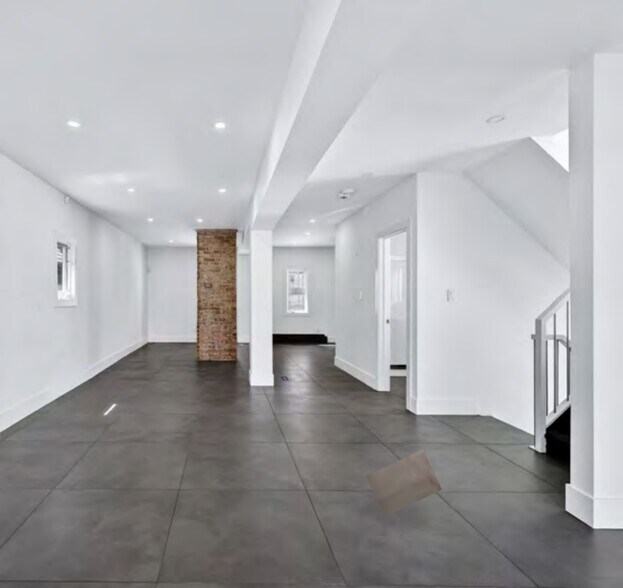 More Photos Of 1019 13th Ave SW, Calgary Office For Sale