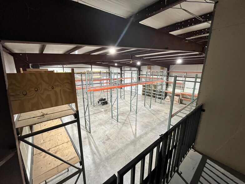 More Photos Of 14555 Hwy 75, Van Alstyne Distribution For Lease