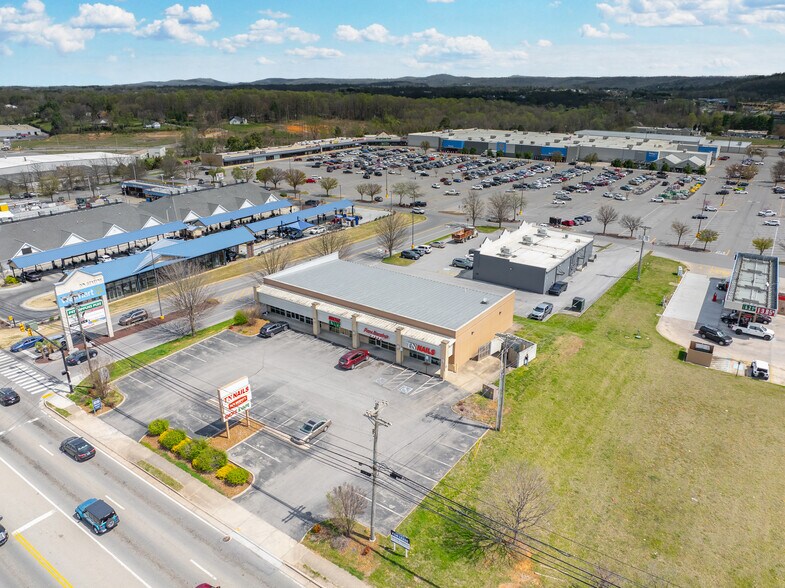 More Photos Of 770 S Jefferson Ave, Cookeville General Retail For Lease