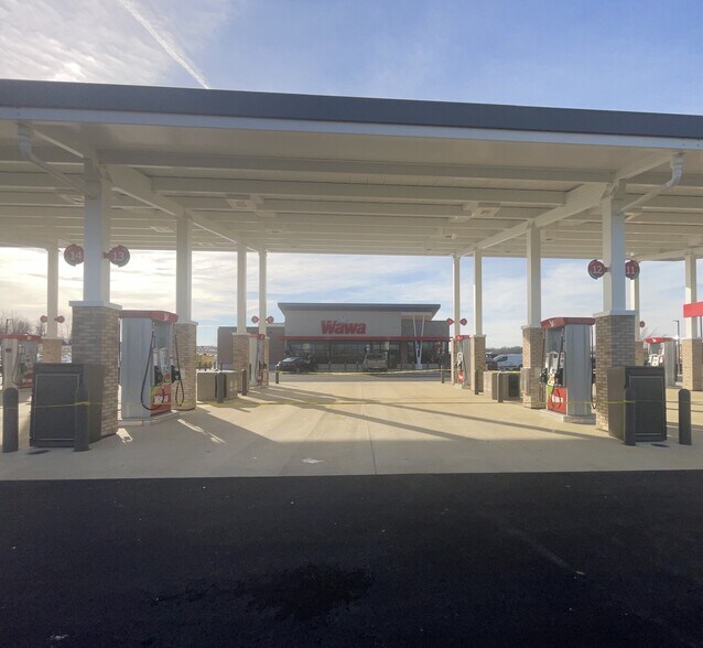 More Photos Of 1740 N Fairfax Blvd, Ranson Convenience Store For Sale