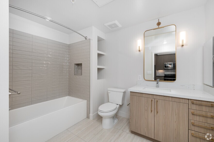 More Photos Of 1340 S Hill St, Los Angeles Apartments For Lease