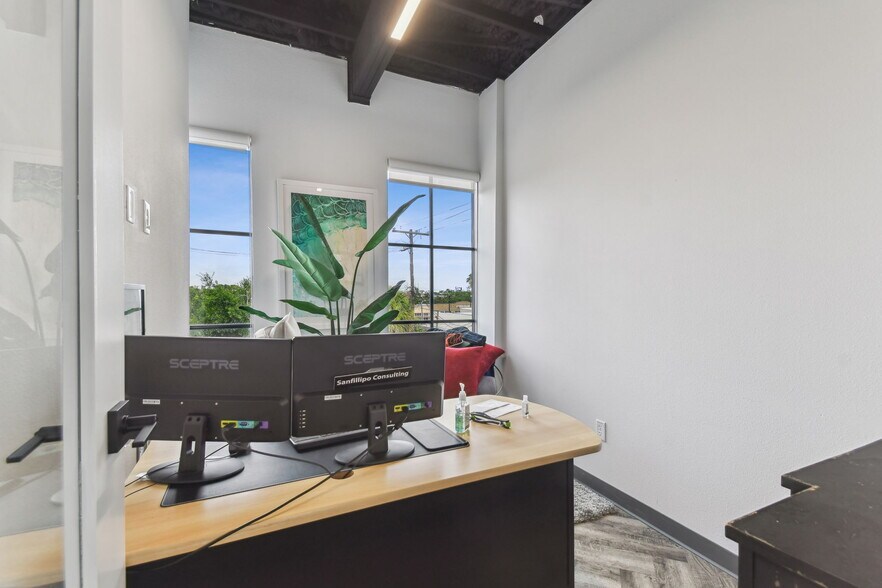 More Photos Of 1919-1925 E 6th Ave, Tampa Office For Sale