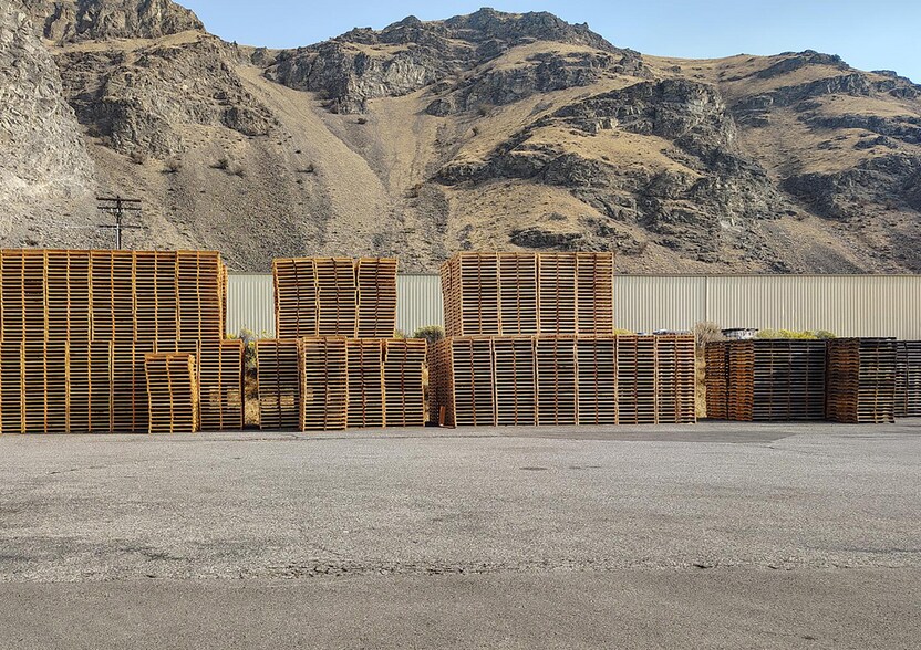 More Photos Of 4151 US 97, Wenatchee Manufacturing For Sale