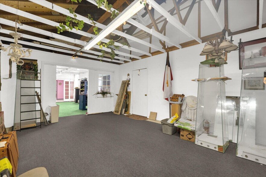 More Photos Of 312 E Main St, Dundee General Retail For Sale