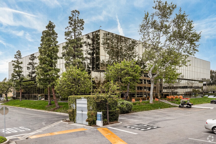 More Photos Of 3000 Ocean Park Blvd, Santa Monica Office For Lease