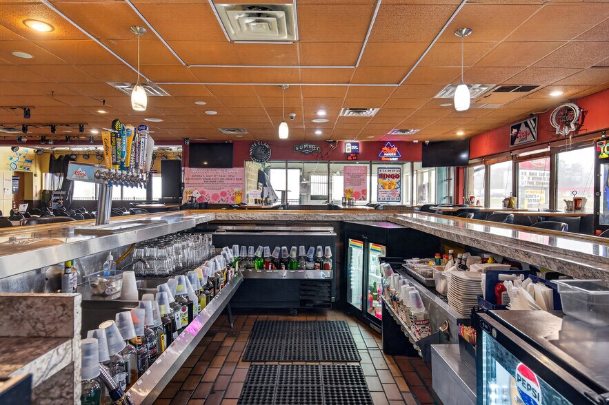 More Photos Of 17646 NE Central Ave, Ham Lake Restaurant For Sale